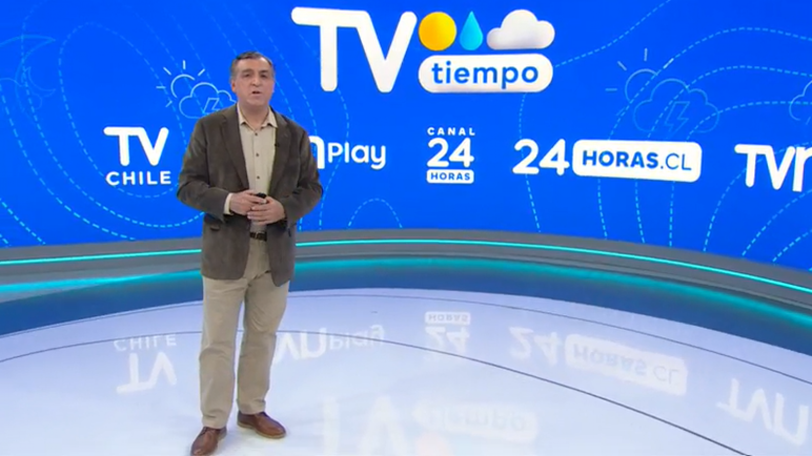 <p>Iván Torres en TV Tiempo de TVN</p>
