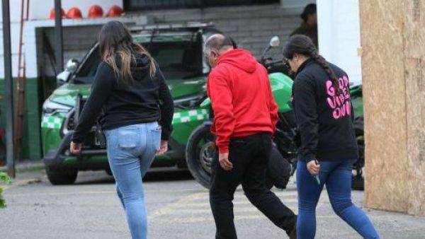 Presidente del Colegio de Profesores por docente rociado con bencina: "Es gravísimo y repudiable"
