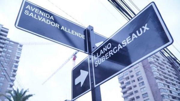 <p>PS y PC rechazan cambio de nombre de Av. Salvador Allende en San Miguel</p>PS y PC rechazan cambio de nombre de Av. Salvador Allende en San Miguel
