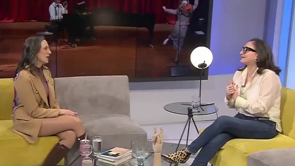 En Hora 25: Ximena Rivas revive la magia de la radio con Radiotanda
