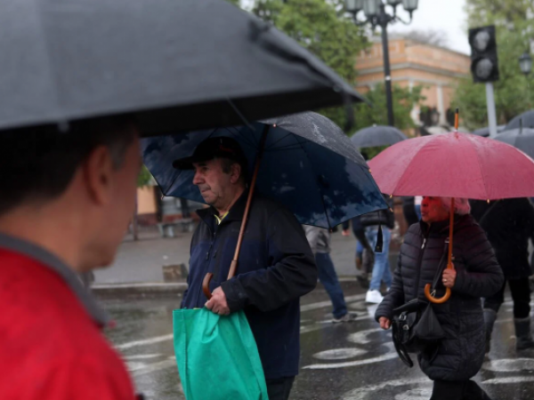 Feriado 15 de agosto con lluvia en Santiago: ¿A qué hora parten las precipitaciones?