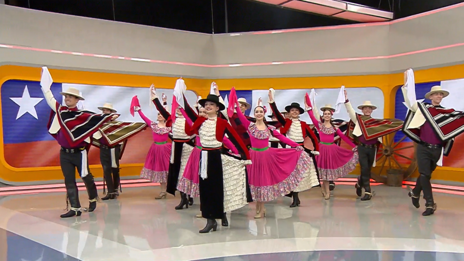 A un mes del 18 ¡Bailamos con el Bafochi en "El Medio Día"!
