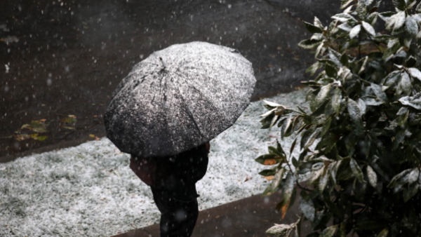 <p>Frío extremo en Santiago: Iván Torres anticipa nieve y agua nieve en la RM</p>Frío extremo en Santiago: Iván Torres anticipa nieve y agua nieve en la RM
