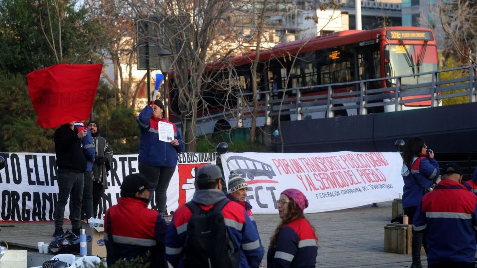 Paro en el transporte público de la RM afecta a 50 recorridos del Sistema RED