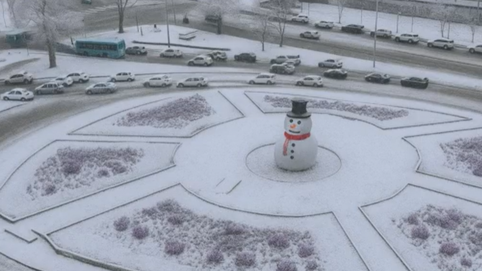 "Podría nevar en Plaza Italia": Iván Torres detalla los sectores de la RM en los que caería nieve
