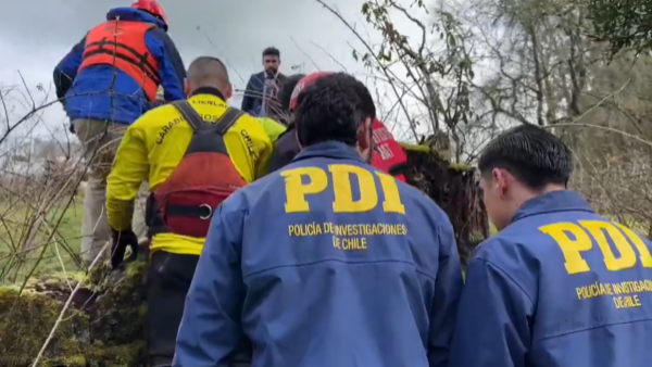 <p>Hallan cuerpo de adolescente desaparecida en ritual de sanación en río Pilmaiquén</p>Hallan cuerpo de adolescente desaparecida en ritual de sanación en río Pilmaiquén
