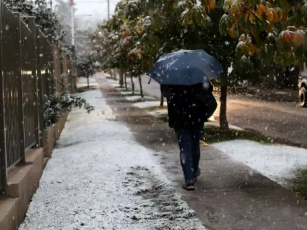 Pronóstico de nieve: las comunas de Santiago y regiones afectadas este jueves y viernes