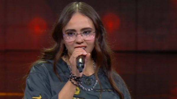 Billie Eilish protagoniza un viaje emocional con The Greatest
