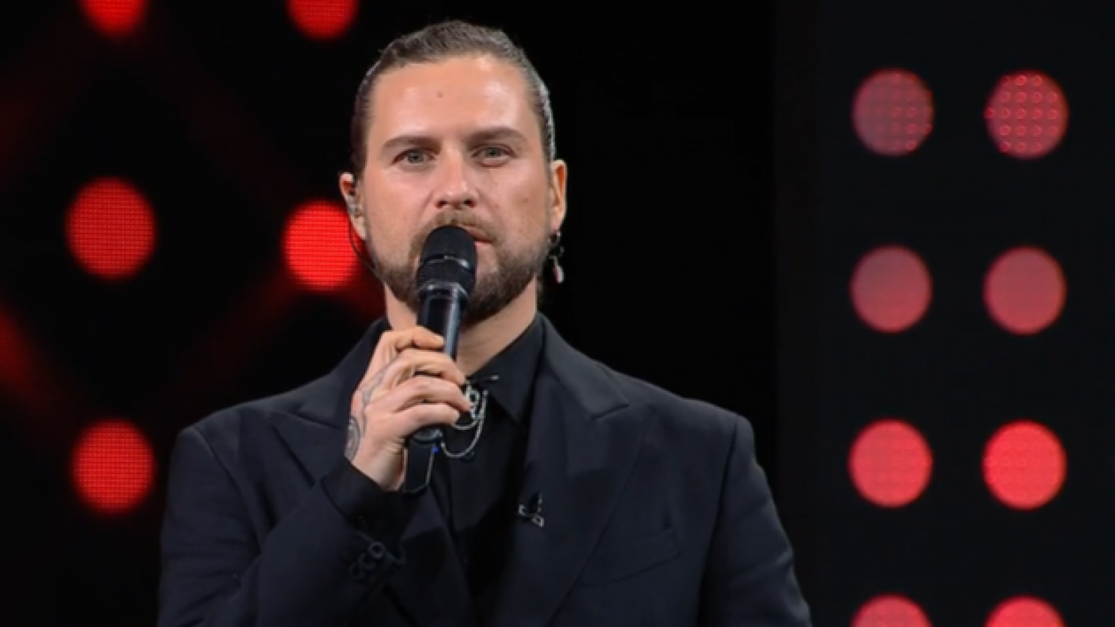 Un paso más en la competencia: estos son los tres artistas seleccionados de este jueves

