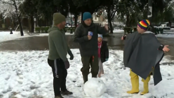 Los lindos paisajes que dejó la nieve en algunos sectores de la región Metropolitana

