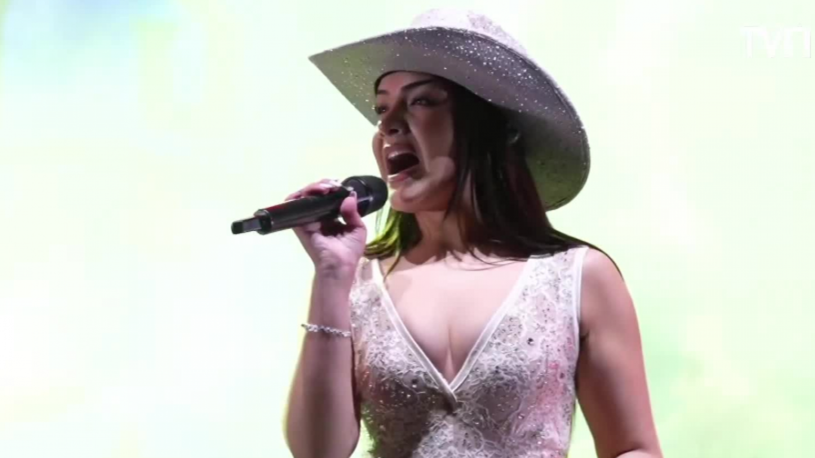 ¡La rompió!: así fue el show de Alanys Lagos en la Fiesta de la Longaniza 2025
