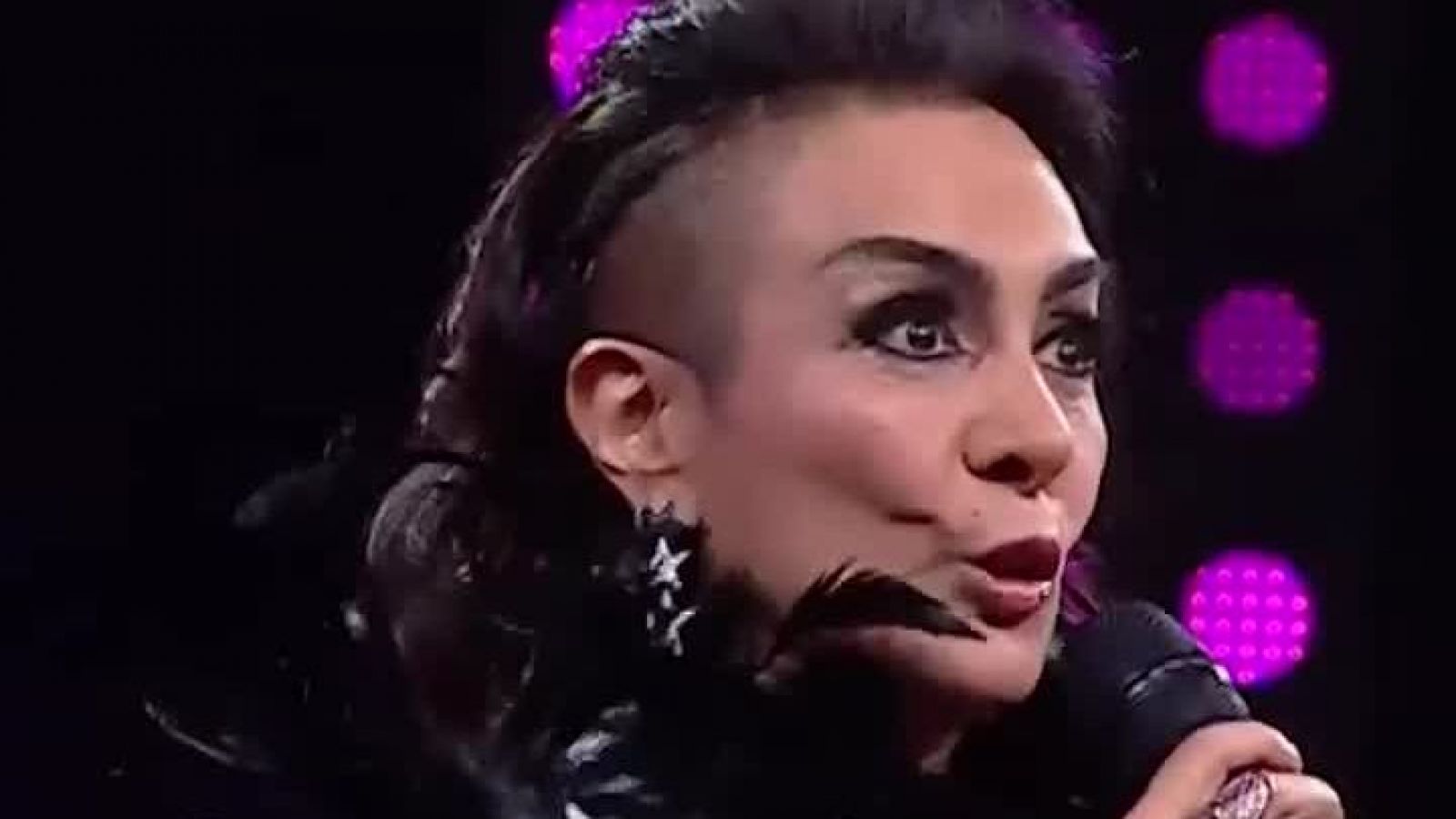 Alejandra Guzmán quiere que este sea su "Día de Suerte"
