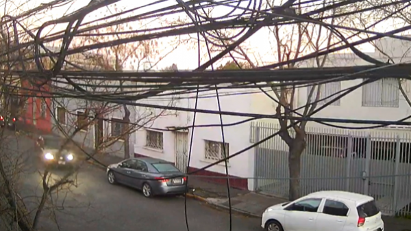 VIDEO | El momento en que balean a hombre a la salida de club nocturno en Recoleta
