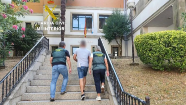 <p>Ofrecía sexo como tratamiento de sanación: Santero es detenido por prácticas sexuales en España</p>Ofrecía sexo como tratamiento de sanación: Santero es detenido por prácticas sexuales en España
