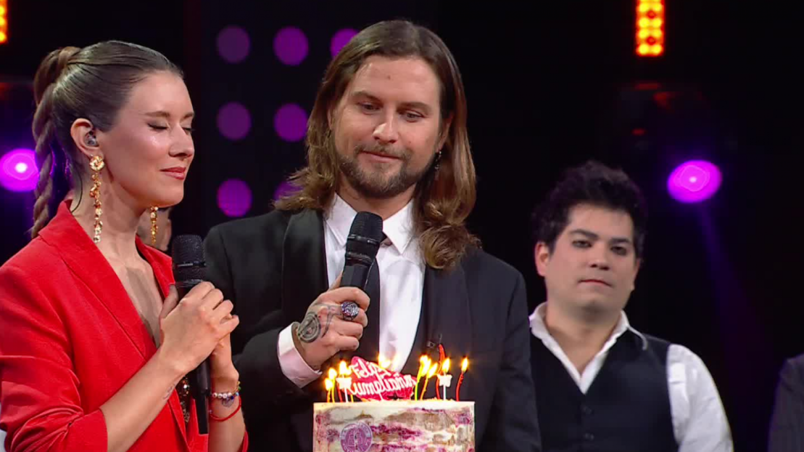 <p>¡Felicidades! Carla Jara recibe hermosa sorpresa por su cumpleaños</p>
