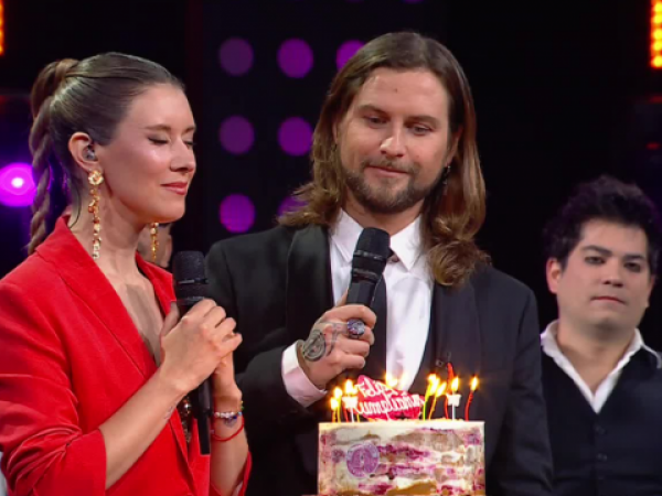 ¡Felicidades! Carla Jara recibe hermosa sorpresa por su cumpleaños