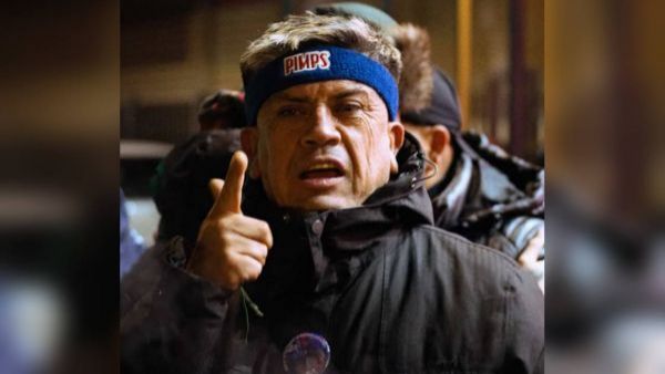 <p>Tío René anunció que quiere contraer matrimonio con modelo de Arsmate</p>Tío René anunció que quiere contraer matrimonio con modelo de Arsmate

