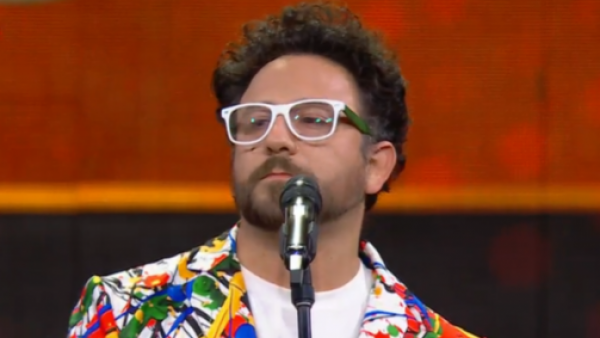 Gonzalo interpreta 