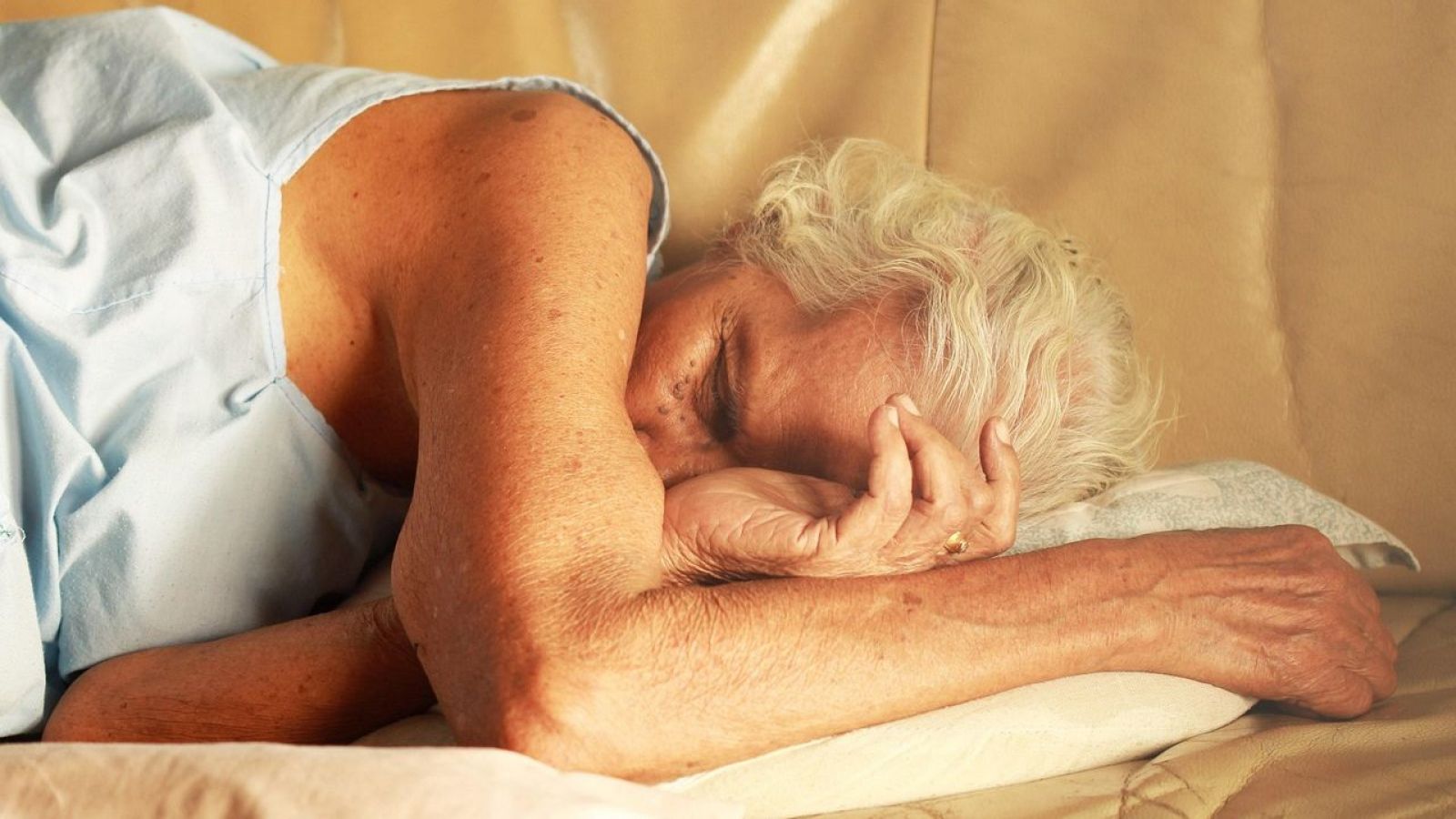 ¿Por qué me levanto cansado si duermo 8 horas todos los días?
