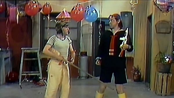 El Chavo del 8: El patio sucio después de la fiesta
