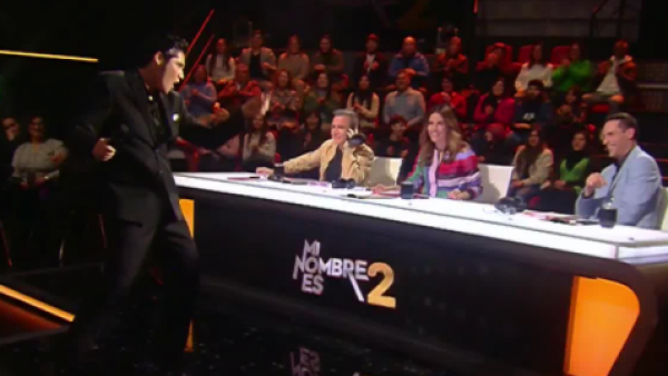 Elvis Presley enamoró con su voz y movimientos en Mi Nombre Es
