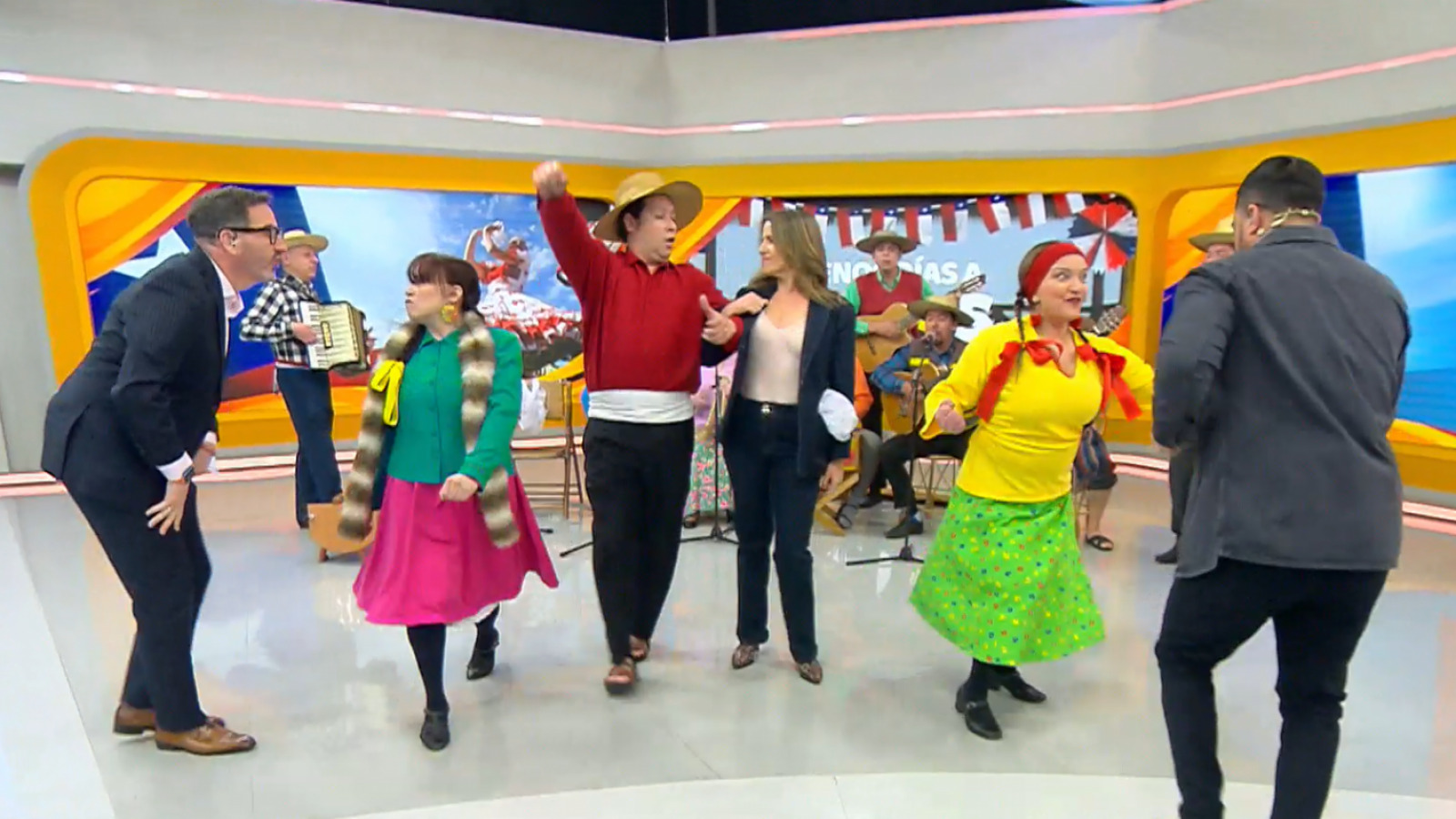 ¡Damos comienzo oficial a las Fiestas Patrias con "Los Chacareros de Paine"!
