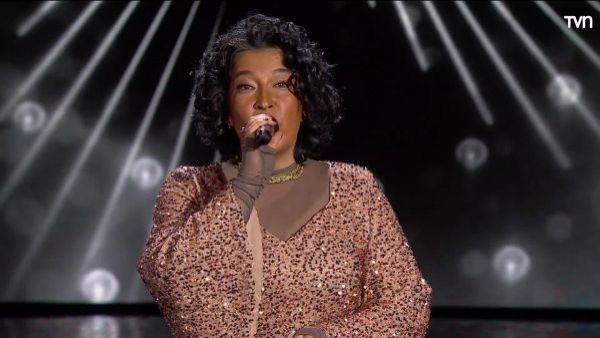 La voz única de Whitney Houston se hace presente en el jueves de eliminación
