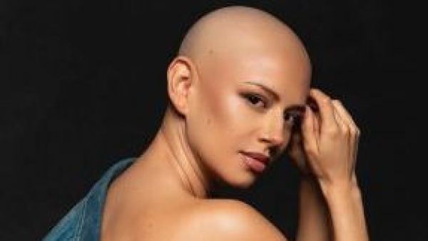 <p>"Tuve miedo": Karla Melo se sometió a cirugía tras terminar su quimioterapia</p>