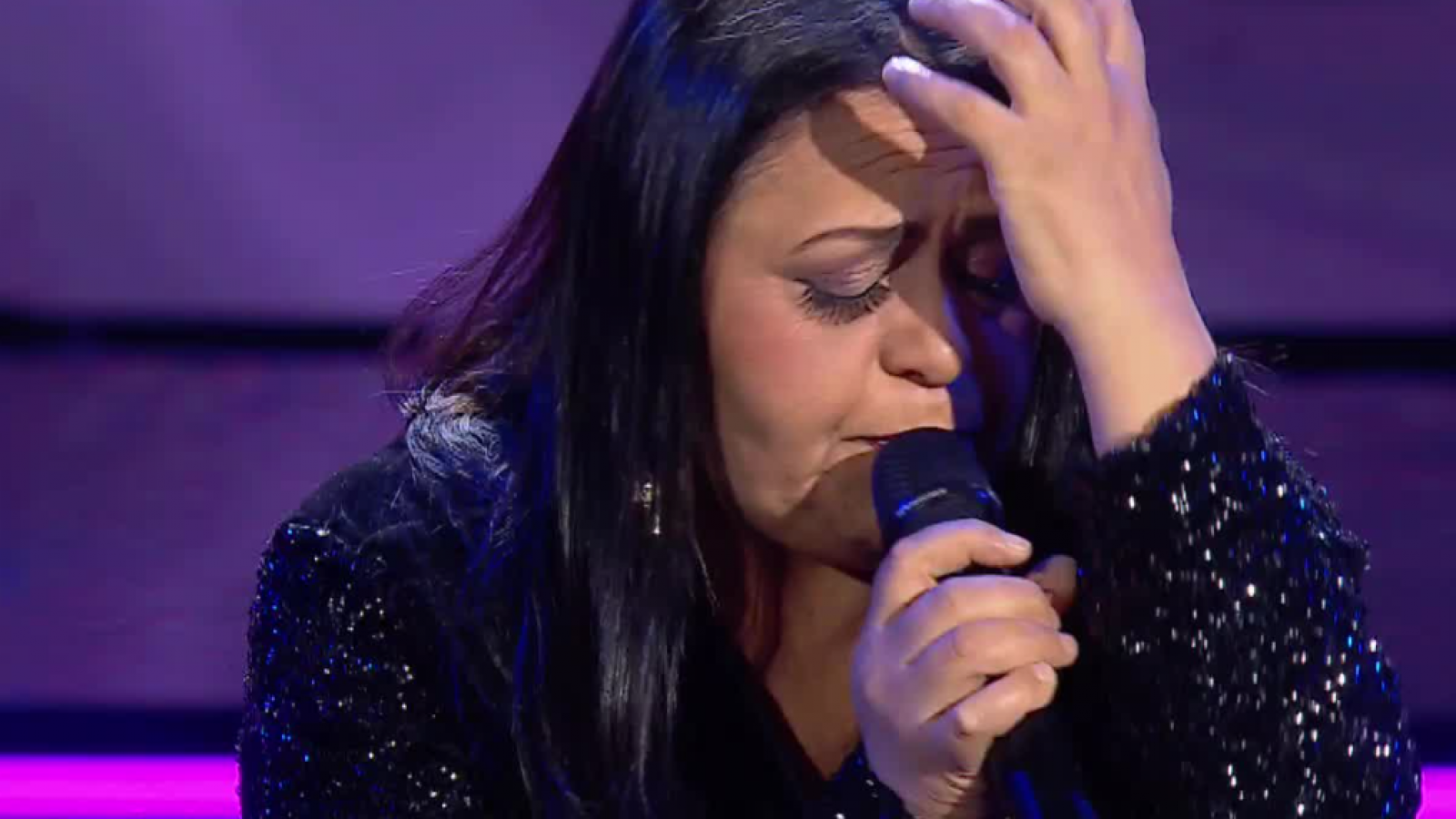 El desgarro y sentimiento de Ana Gabriel en Mi Nombre Es
