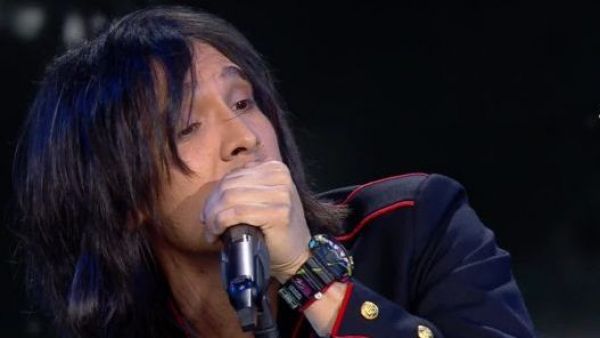 ¡Julian Casablancas se presenta con "Hard to explain"!
