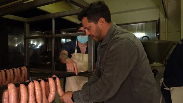 Simón Oliveros y la ruta de la longaniza