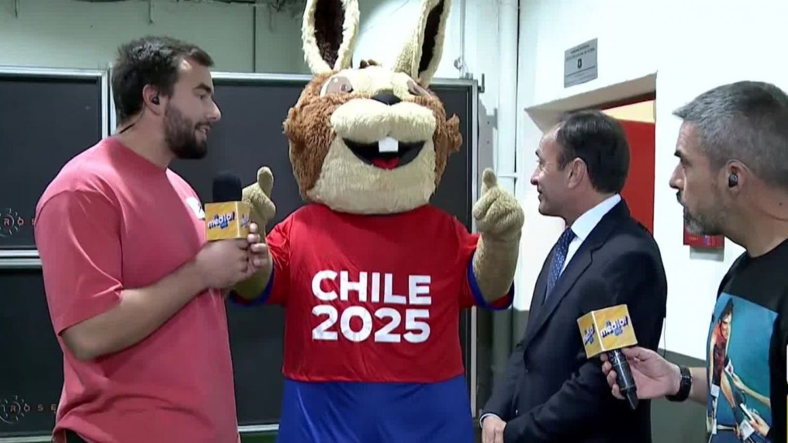 El ministro Jaime Pizarro nos mostró el remodelado Estadio Nacional
