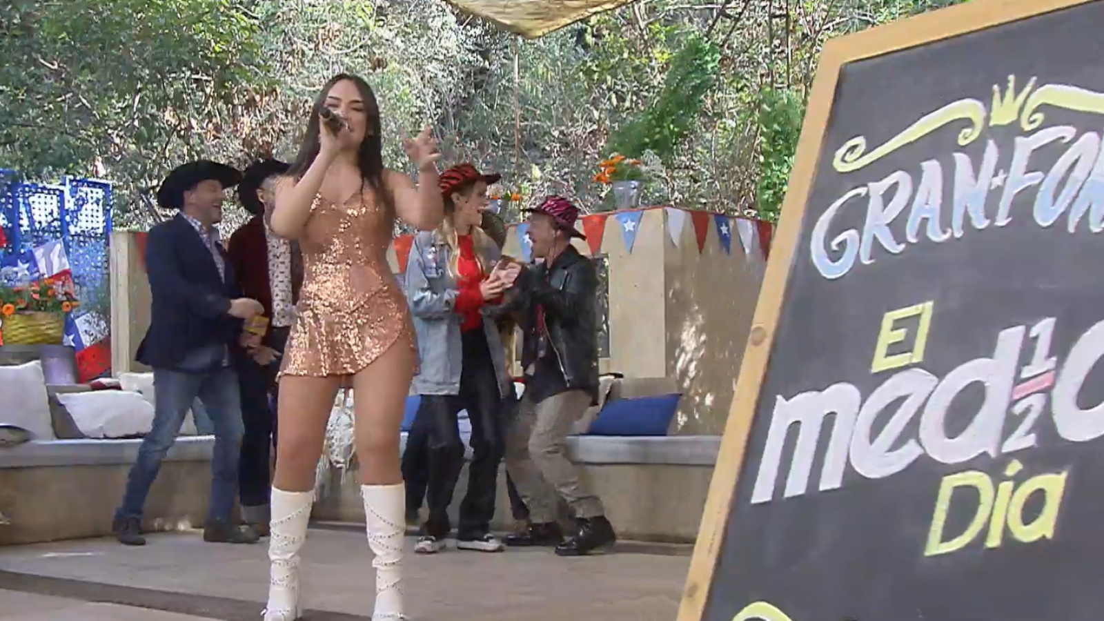 Alanys Lagos llena de alegría "La Media Fonda" en TVN
