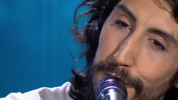 Cat Stevens interpreta "Morning has broken", una alabanza a la vida
