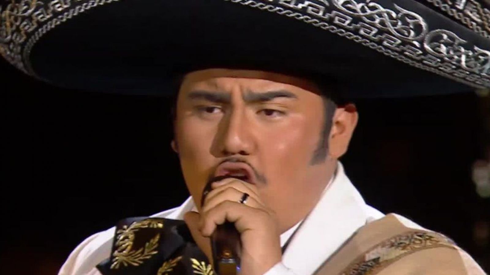 El rey de la música ranchera: ¡Vicente Fernández está en Mi Nombre Es!
