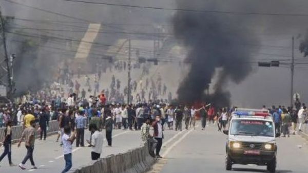 Nepal confirma 30 muertos tras la oleada de protestas
