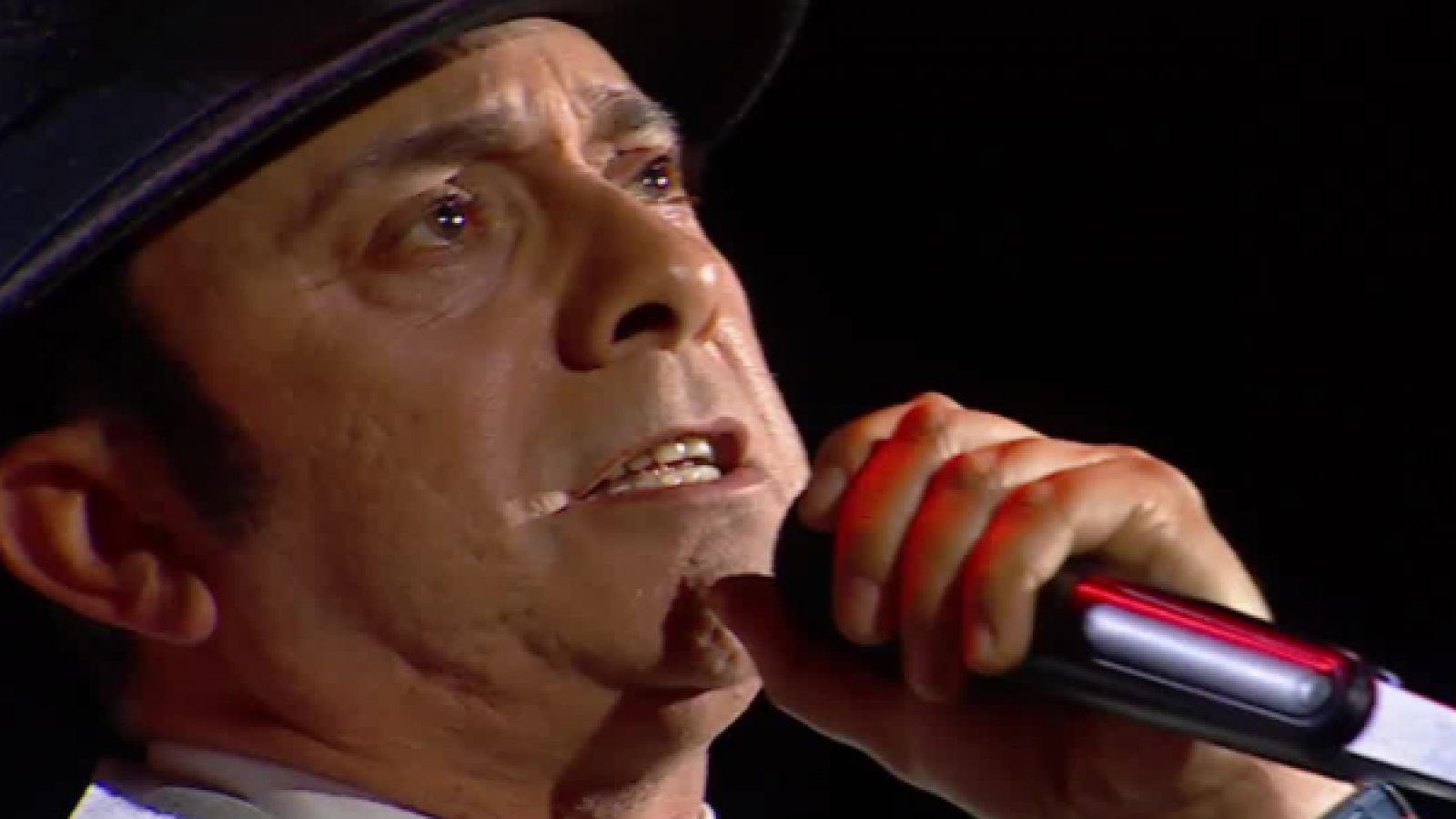 Carlos Gardel emocionó con la elegancia de su tango en Mi Nombre Es
