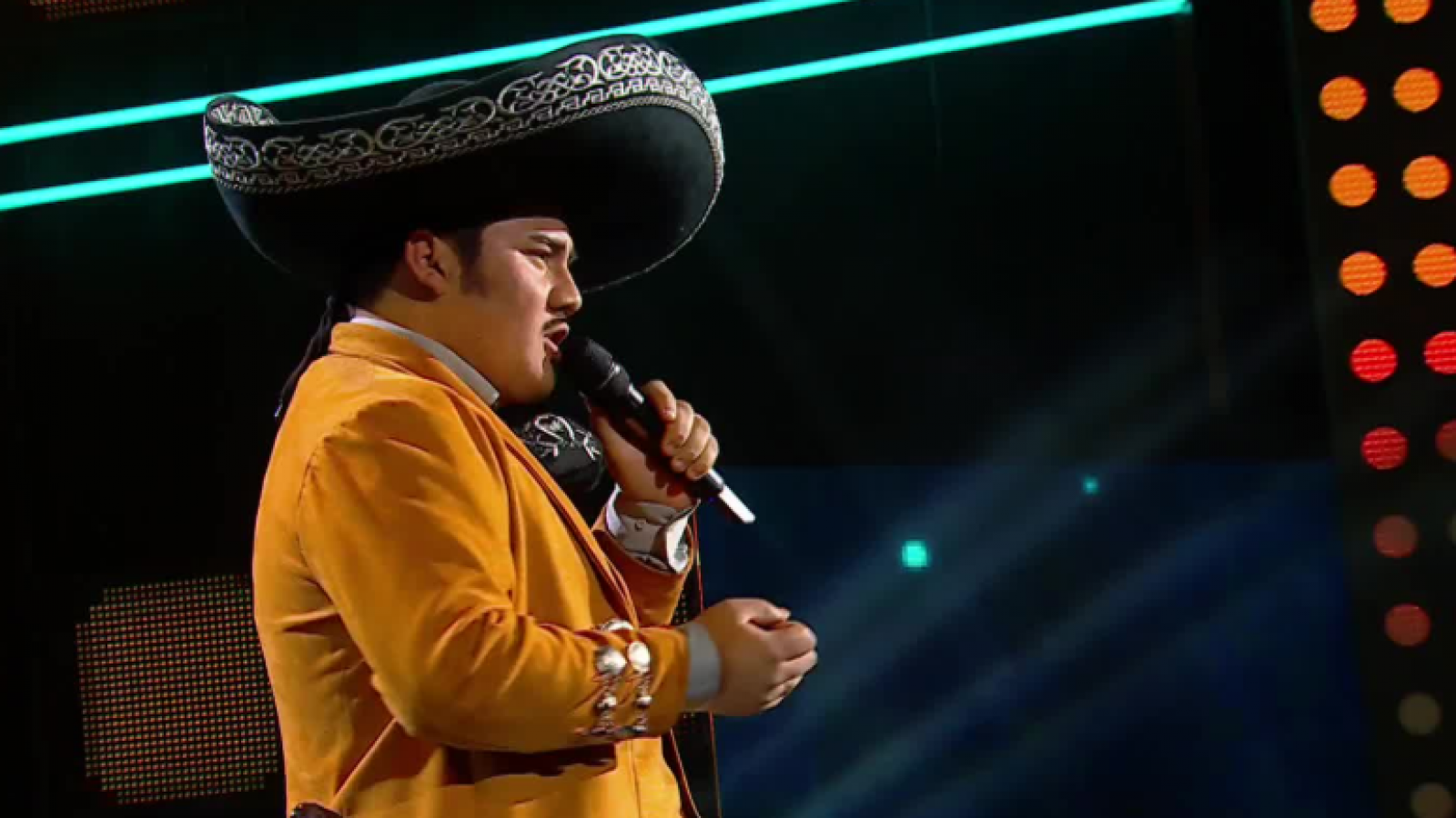 El vozarrón de Vicente Fernández retumbó en Mi Nombre Es
