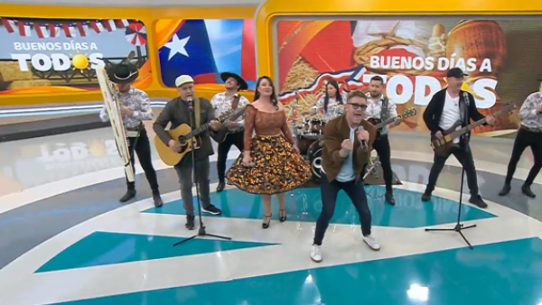 Entremares y Natalino estrenan "Mírame" en el "Buenos Días a Todos"
