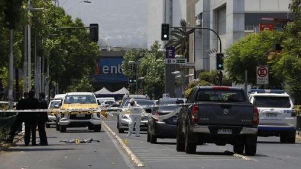 <p>Hombre muere tras golpiza de guardias en mall de La Florida</p>Hombre muere tras golpiza de guardias en mall de La Florida
