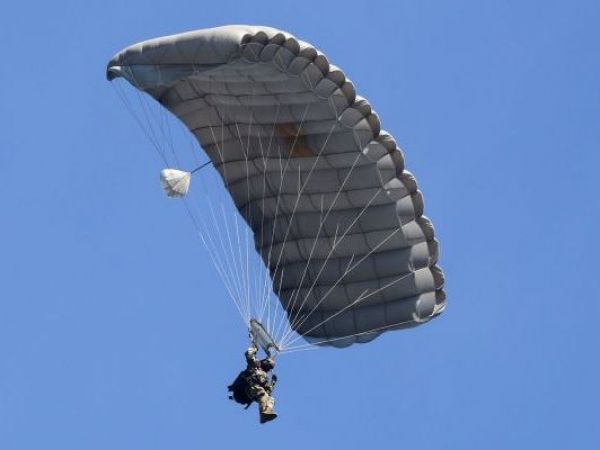 Salto libre de paracaidistas marcará inicio de la Gran Parada Militar 2025