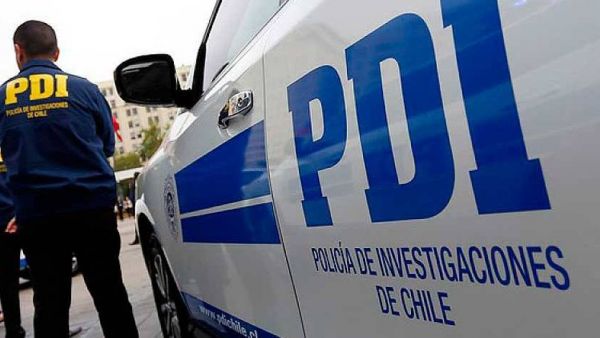 <p>Policía de Investigaciones de Chile (PDI)</p>Detienen a trabajador de tienda de juguetes que fotografiaba partes íntimas de clientas
