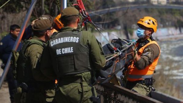 Encuentran el cadáver de un hombre en la ribera del Río Mapocho
