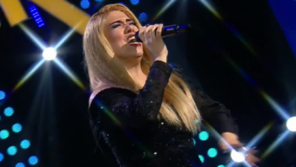 La voz desgarradora de Adele vuelve a emocionar en Mi Nombre Es
