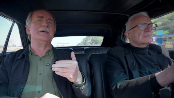 <p>Candidato Eduardo Artés en Car-Curo a La Moneda</p>Car-Curo a La Moneda - Eduardo Artés
