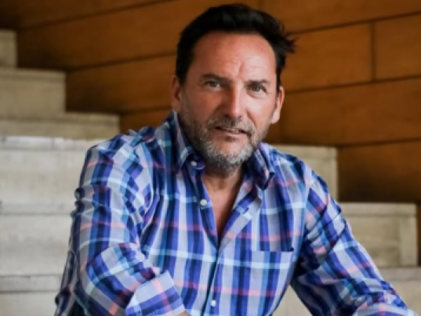 Daniel Fuenzalida recuerda a sus padres en vísperas de Fiestas Patrias con sentido mensaje