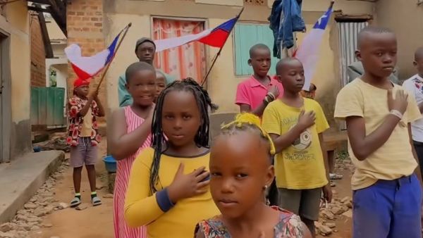 Nansana Kids celebró las Fiestas Patrias al son del himno nacional
