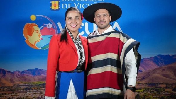 "¡Tan encachao´ nuestros animadores!": Simón Oliveros y Stefi Rojas sorprendieron en la Pampilla de San Isidro
