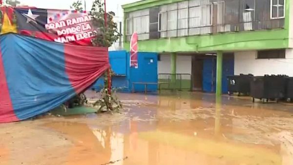 Fonda Alejo Barrios afectada por intensas lluvias en Valparaíso
