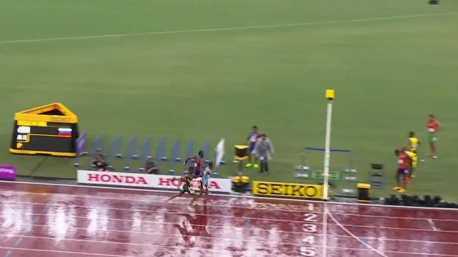 Épica carrera en el Mundial de Atletismo: Botsuana se quedó con el oro en la posta 4x400
